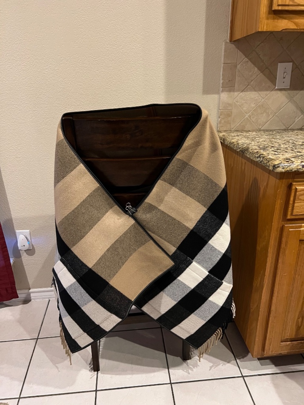Burberry Cape - Picture 4 of 7